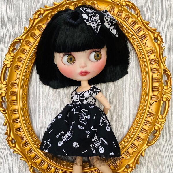 Blythe Skeleton dress & hair bow, Neo Blythe, Blythe Takara, Blythe Outfit, Blythe Dress, Blythe Clothing, Gothic Blythe