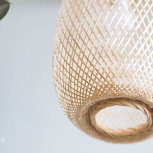 Bamboo Pendant Light, Fish trap lamp, Flexible Bamboo Lamp Shade, Yoga Light Fixture decor, Woven Hanging Lantern, Boho Ceiling Lighting afbeelding 4