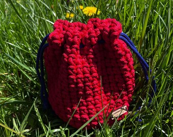Crochet bucket pouch