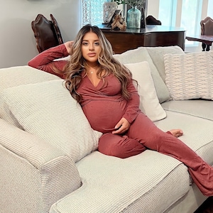 Black & Burgundy Nursing Loungewear Set, Baby Shower Maternity Pajamas, Pregnancy Sleepwear, Postpartum Hospital Gift Outfit