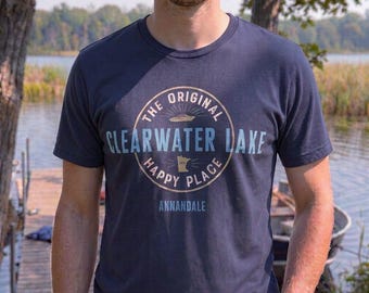 T-shirt personnalisé pour un séjour au bord du lac, T-shirt personnalisé pour une maison au bord du lac, T-shirt personnalisé pour une réunion de famille, Vêtements pour un séjour en chalet, Cadeau pour les plaisanciers