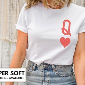 Queen of Hearts Shirt for Women - Cute Queen T-Shirt Gift for Mom for Mother's Day - Queen Tshirt Gift for Her Birthday, Alice in Wonderland