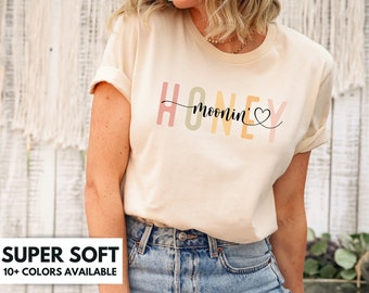 Honeymoon Shirt for Newlyweds - Honeymoonin Tshirt for Bridal Shower Gift - Honeymoon Vibes T Shirt for Engagement Gift, Honeymoon Bride Tee