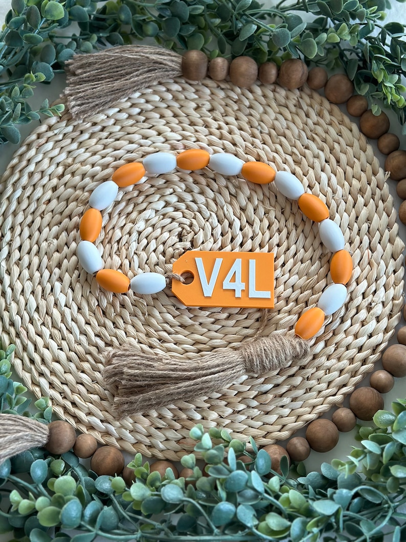 TN Volunteers Tier Tray Decor - Table and Desk Art Garland (V4L Tag)