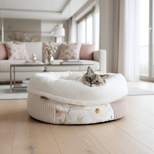 Cuscino e materassino per lettino per cani e gatti PATCHWORK PASTEL GARDEN. Rifugio per animali domestici caldo e confortevole, fatto a mano. Adatto agli animali domestici. Lavabile in lavatrice, asciugatura rapida.