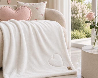 CLOUD BLANKET | Soft cat blanket, 50 × 60 cm | white, comfortable, pet-friendly, throw, bedspread. Home decoration, gift. Handmade.