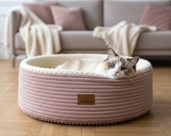 NEST ANANAS - premium kussen en mat voor katten en honden. Handgemaakt, warm en comfortabel dierenverblijf. Huisdiervriendelijk.