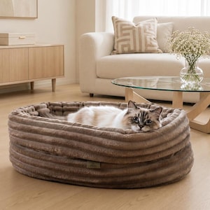 CLOUD – Flauschiges Katzen- und Hundehöhlenbett aus Kunstfell | Gemütliches warmes Haustiernest, weicher Premium-Fellkorb, handgefertigt