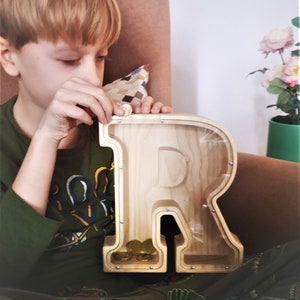 Namensbuchstabe Sparschwein Geschenk Personalisiertes Holz Alphabet Buchstabe Sparbüchse Großbuchstabe Anfangsbank Holz Spardose für Kinder image 10