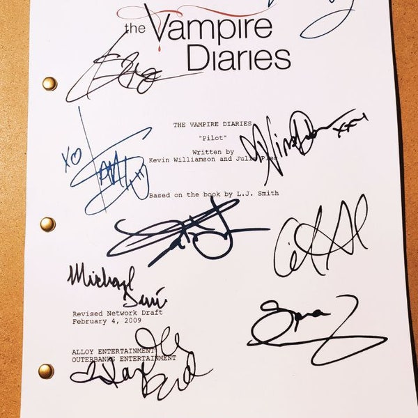 pilot episode script THE VAMPIRE DIARIES script pilot autograph Ian Somerhalder Nina Dobrev Paul Wesley Candice Accola