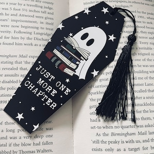 Marcapáginas fantasma con forma de ataúd, Un capítulo más, Gótico, Borla, Marcapáginas con forma, Libros, Estrellas, Fantasma adorable, Blanco y negro, Gótico, Biblioteca