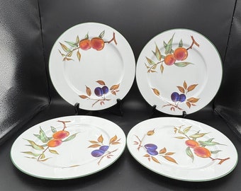 Four Royal Worcester Evesham Vale’ Porcelain Dinner Plates 10” 1980’s