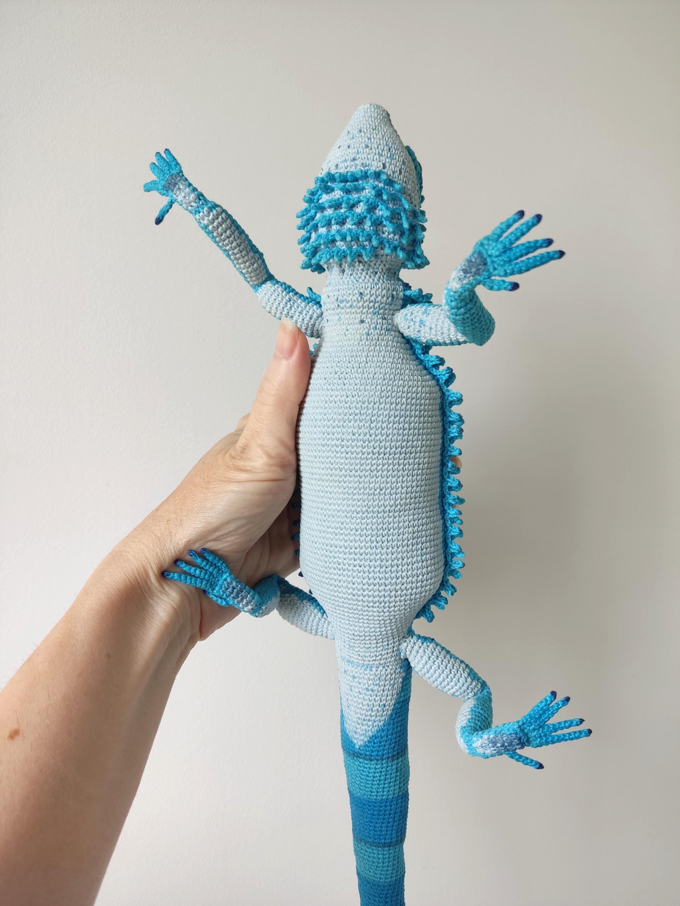 かぎ針編みの青ヒゲトカゲ：リアルな編みぐるみのトカゲの置物 - Etsy 日本