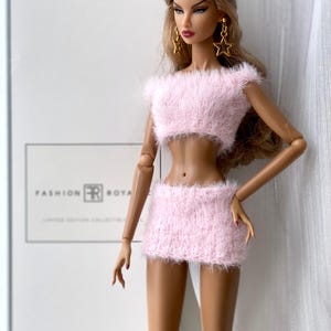 Pink knitted top and skirt for 12 inch Poppy Parker, Nu Face, Fashion Royalty, Integrity Toys, Mizi JHD Fashion dolls and 1/6 scale dolls