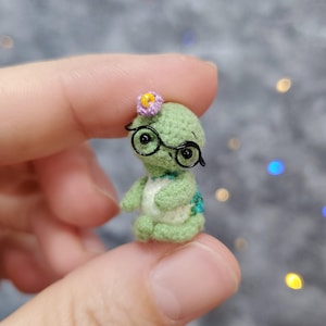 Custom Micro Turtle Dollhouse miniature turtle. Doll pet turtle. Mini animal. Collectible figurine. Friend gift.