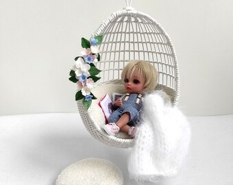 Stylish hanging egg chair for 7-9-11 inch dolls with soft cushions and polymer clay flowers Boho-chic glam patio hanging chair for dollhouse