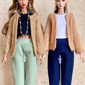 Biege knitted cardigan for 12 inch Poppy Parker, Fashion Royalty, Nu Face, Integrity Toys, Mizi JHD Fashion dolls 1/6 scale dolls