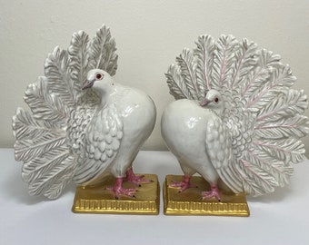 Paar Mid Century Nymphenburg Porzellan Taube Pfauenschwanz Vögel Figuren