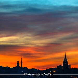 Skyline de Oviedo al atardecer