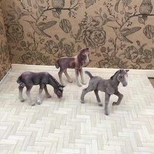Horses / foals to the dollhouse