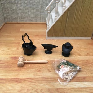 Small things for the dollhouse / miniature