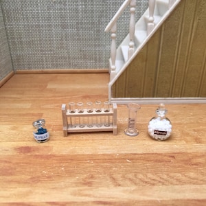 Small things for the dollhouse / miniature