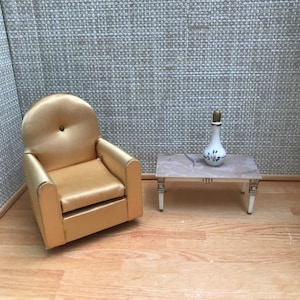 Old armchair and table for the dollhouse / Petite Princess 60s / vintage