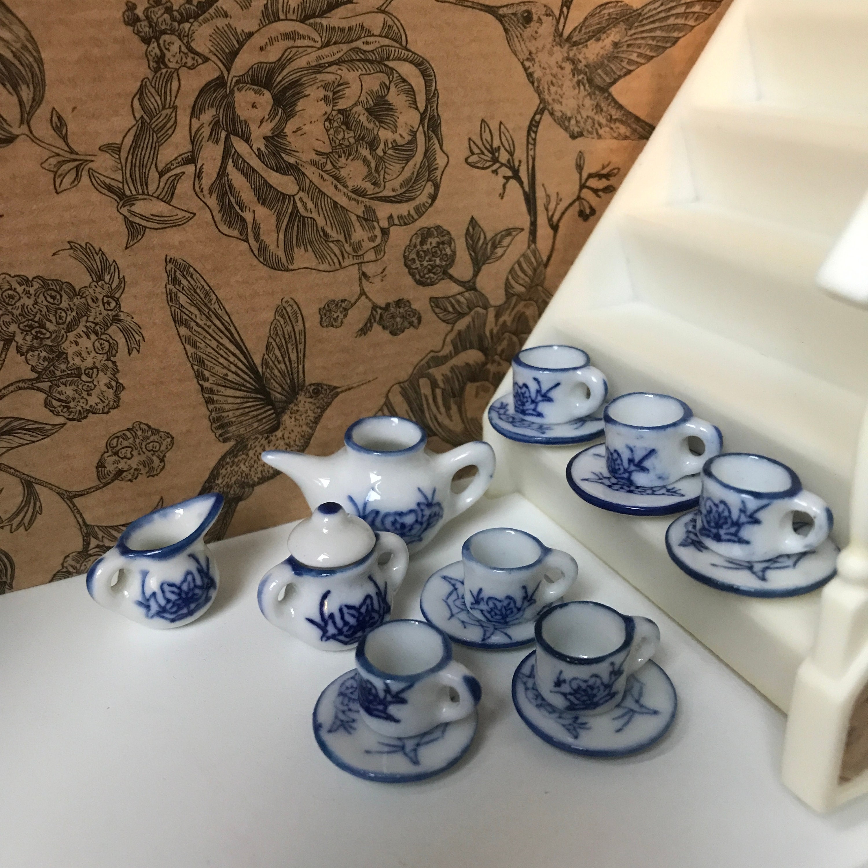 Odoria Miniature 1/12 Service de Table Vaisselle 17Pcs Accessoire Maison de Poupée, Bleu Méditerranéen Odoria Miniature 1/12 Service de Table Vaisselle 17Pcs Accessoire Maison de Poupée, Bleu Méditerranéen