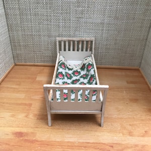 Lundby bed for the dollhouse