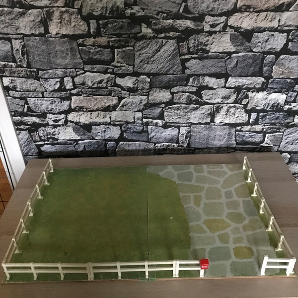 Older Lundby garden with fence for dollhouse