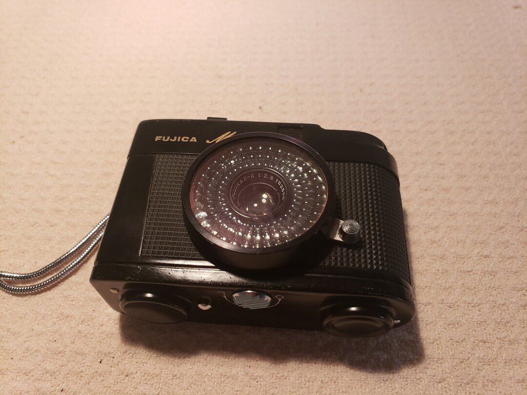 SakuraDo Camera @ Discount! @ Vintage Fujica Half 35mm Half Frame