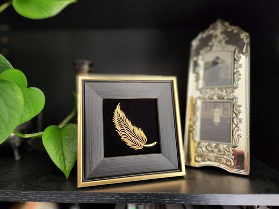 Brooch frame sale