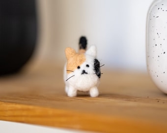 Needle Felted Cat Figurine, Handmade Wool Animal Sculpture, Calico Kitten Decor