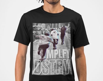Skater Graphic Tee: Vintage Streetwear Skateboarder T-Shirt