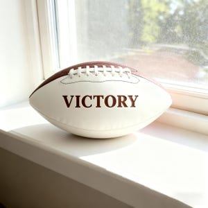 Personalized Custom Football High School Football Junior Football Full 12-Inch Football Gifts for Coach Dad Football Fan Groomsmen Birthday imagem 10