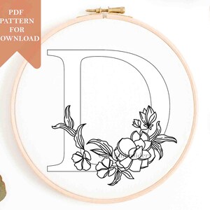 Floral letra D patrón de bordado inicial monograma alfabeto personalizado regalo personalizado para su baby shower DIY bordado a mano cosido a mano