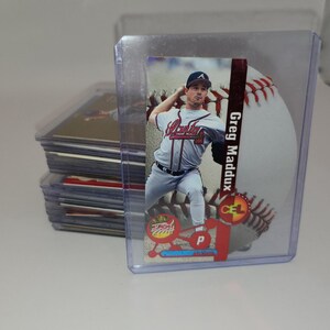 Tarjetas de béisbol de Greg Maddux, ¡colección de 59 tarjetas NM sin clasificar del miembro del Salón de la Fama de la MLB!