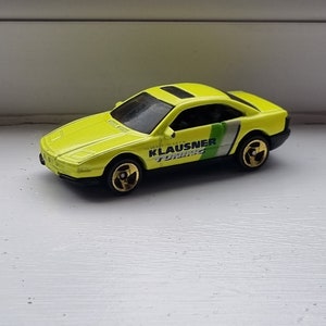 Vintage Hot wheels die-cast BMW 850 Ci 8 series, very rare. Yellow 1:64 near mint, discontinued/retired