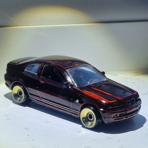 Komplett restauriertes, maßgefertigtes BMW 323CI E46 Coupé aus Metall im Maßstab 1:64, einzigartiges Unikat, handgefertigte Räder & Reifen, Hochglanz Candy Apple