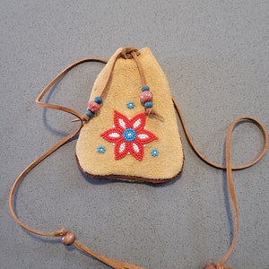 Beaded Pouch, Indigenous Medicine Pouch, Coin Purse, Dice Bag, image 1