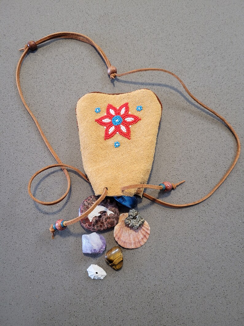 Beaded Pouch, Indigenous Medicine Pouch, Coin Purse, Dice Bag, image 3