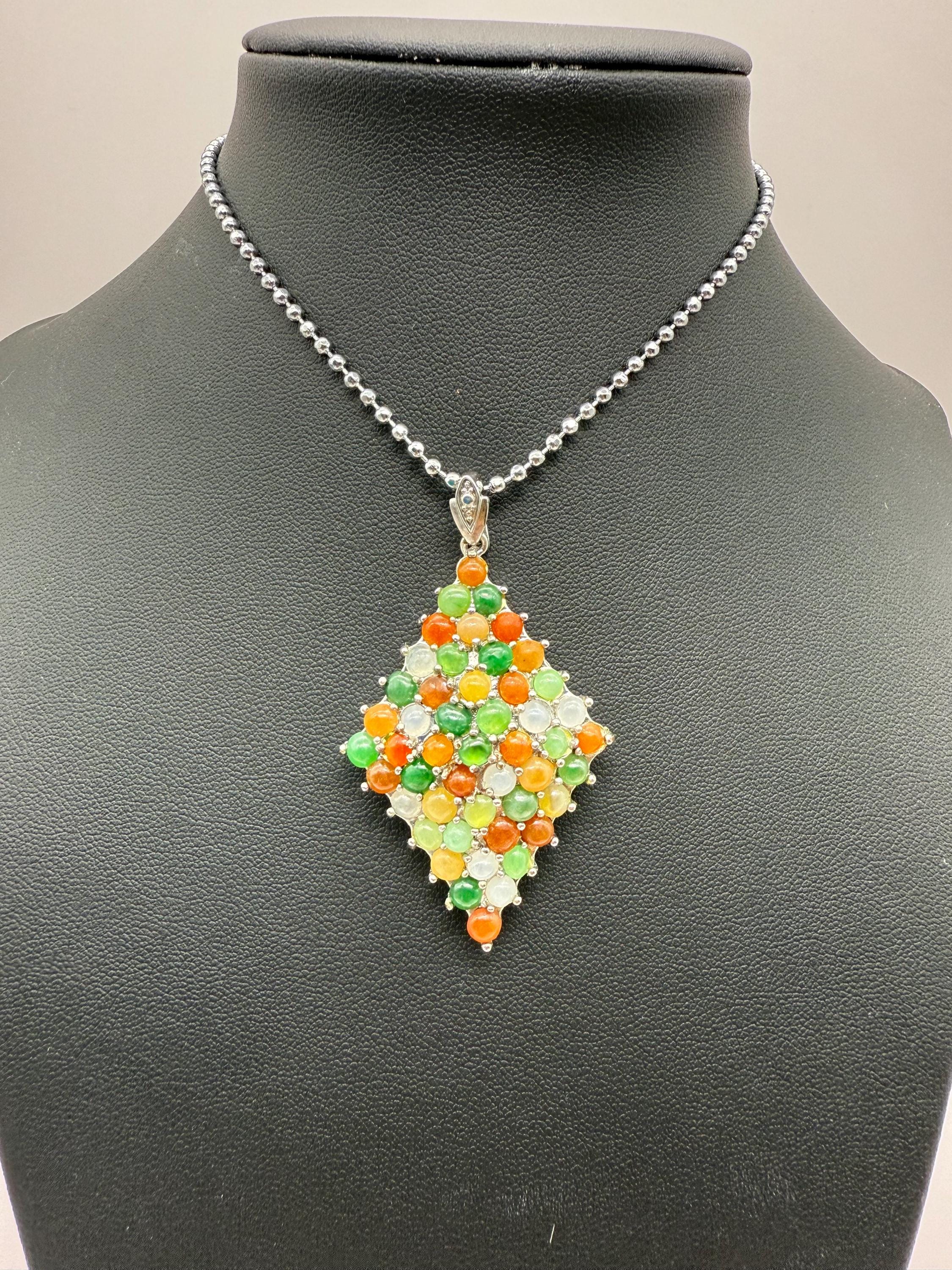 鮮やかなビルマ産翡翠ペンダント – 925シルバー、様々な色 - Etsy 日本