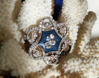 80年代のヴィンテージ ブローチ。キャサリン ポペスコ フランス製。ラインストーンがエナメル加工されています。