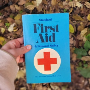 Vintage Erste Hilfe und persönliche Sicherheitsbuch des American National Red Cross, 1973
