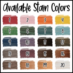 Może przedstawiać: Obraz przedstawiający paletę kolor&oacute;w zatytułowaną "Available Stain Colors". Dwadzieścia ponumerowanych, prostokątnych pr&oacute;bek prezentuje r&oacute;żne odcienie bejcy do drewna. Kolory wahają się od czerwieni i r&oacute;żu po zielenie, błękity, brązy i ż&oacute;łcie, oferując r&oacute;żnorodny wyb&oacute;r.