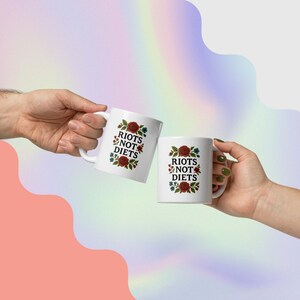 Taza blanca brillante para café o té