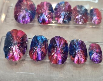 Glass Prism Press On Nails | 3-D Short Round Nail Set