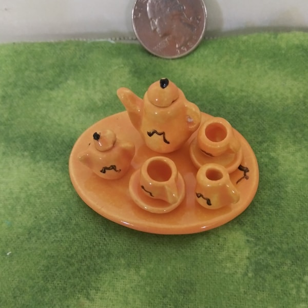 Juego de té en miniatura, cena de Halloween, diez piezas, murciélago pintado sobre esmalte naranja cerámico, miniatura de casa de muñecas a escala de 1/12 de pulgada