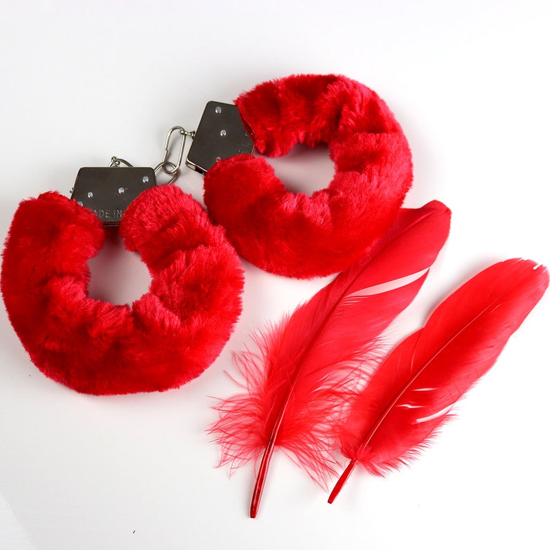 Metal Handcuffs Fluffy Blindfold With 2 Feathers for Fancy Dress and
