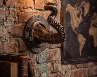 Steampunk Tentacle Wall Lamp, Industrial Cthulhu Decoration, Bronze effect wall light.